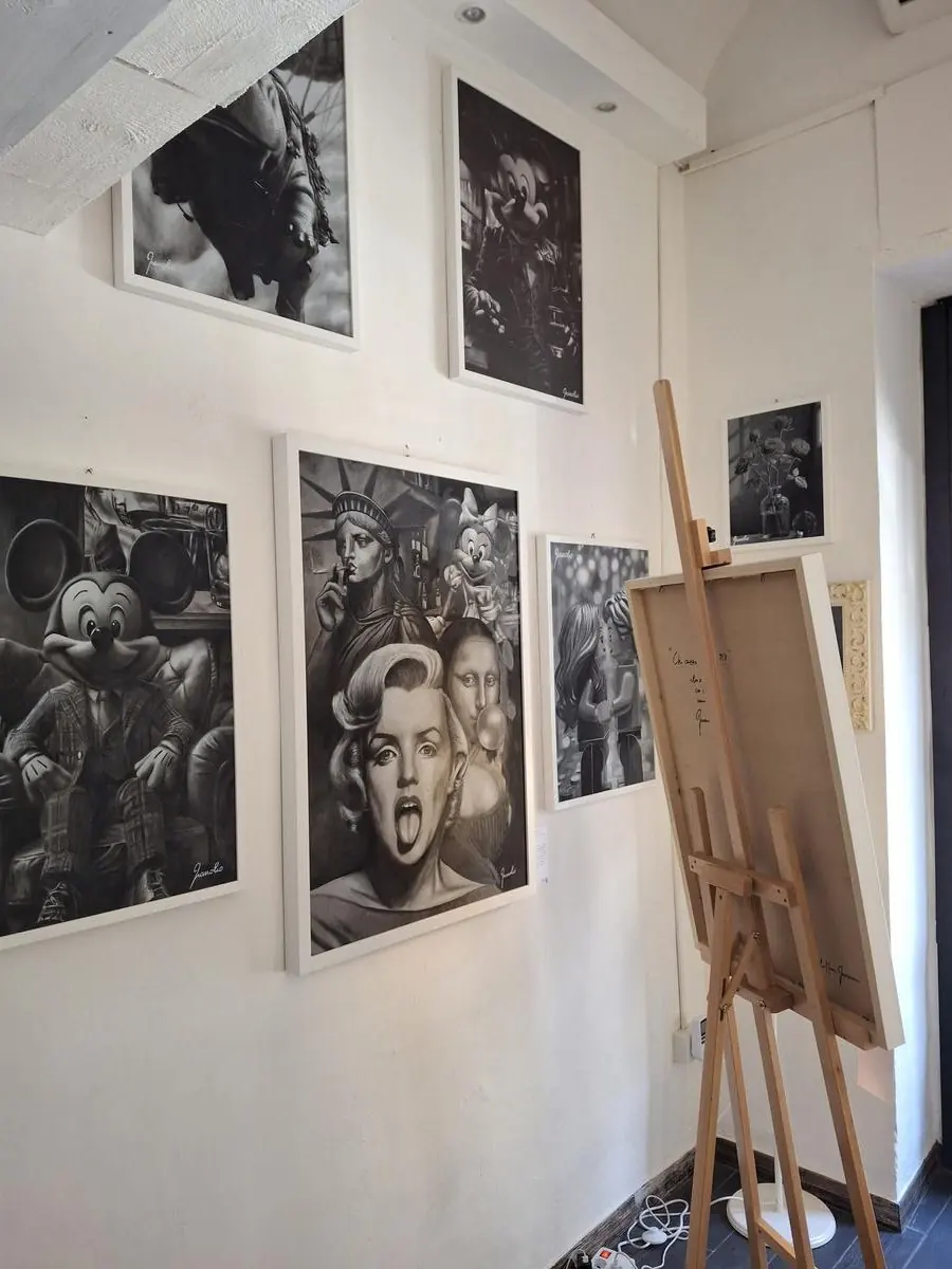 Parete opere Galleria Gianolio
